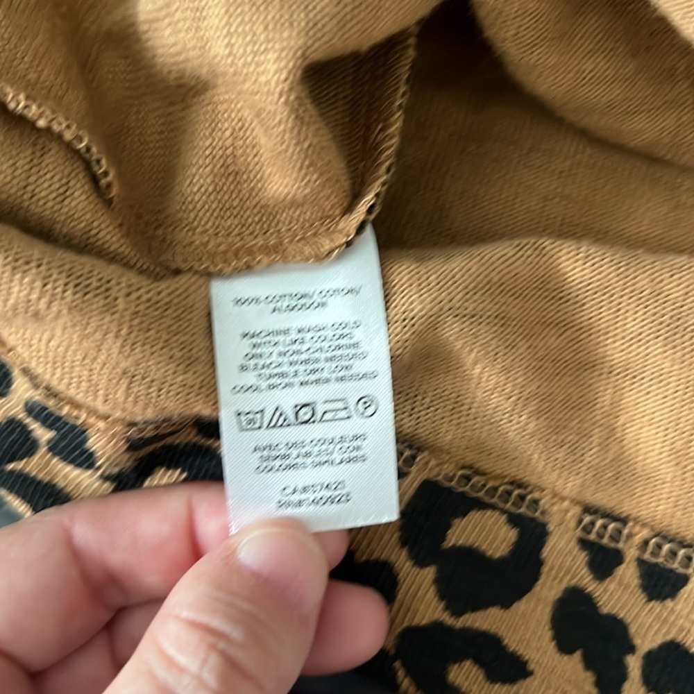 Loft Puff Shoulder Leopard Top Size Medium - Picture 7 of 10